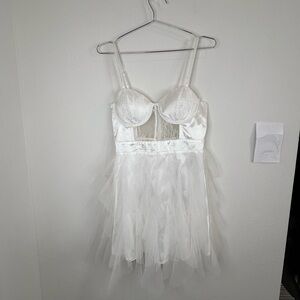 Lulu’s Women’s White Satin and Tulle Mini Dress Size Medium Bustier Style 32”